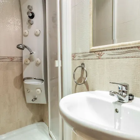 Isabel By Vivere بيت ضيافة 2*